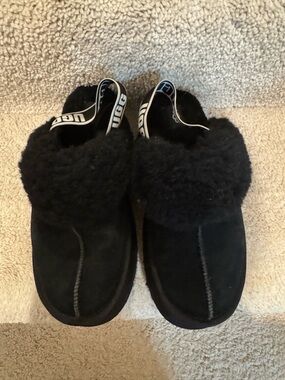 UGG Platform Clogs - Black